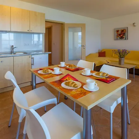 Apartment Dakovic Tihana *